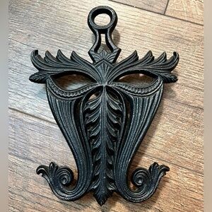 Vintage Cast Iron Doodler’s Dream Trivet by Virginia Metalcrafters